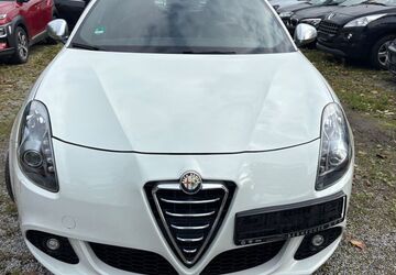 Alfa Romeo Giulietta 215.000 km 5.500 &euro; Rosenheim 83026