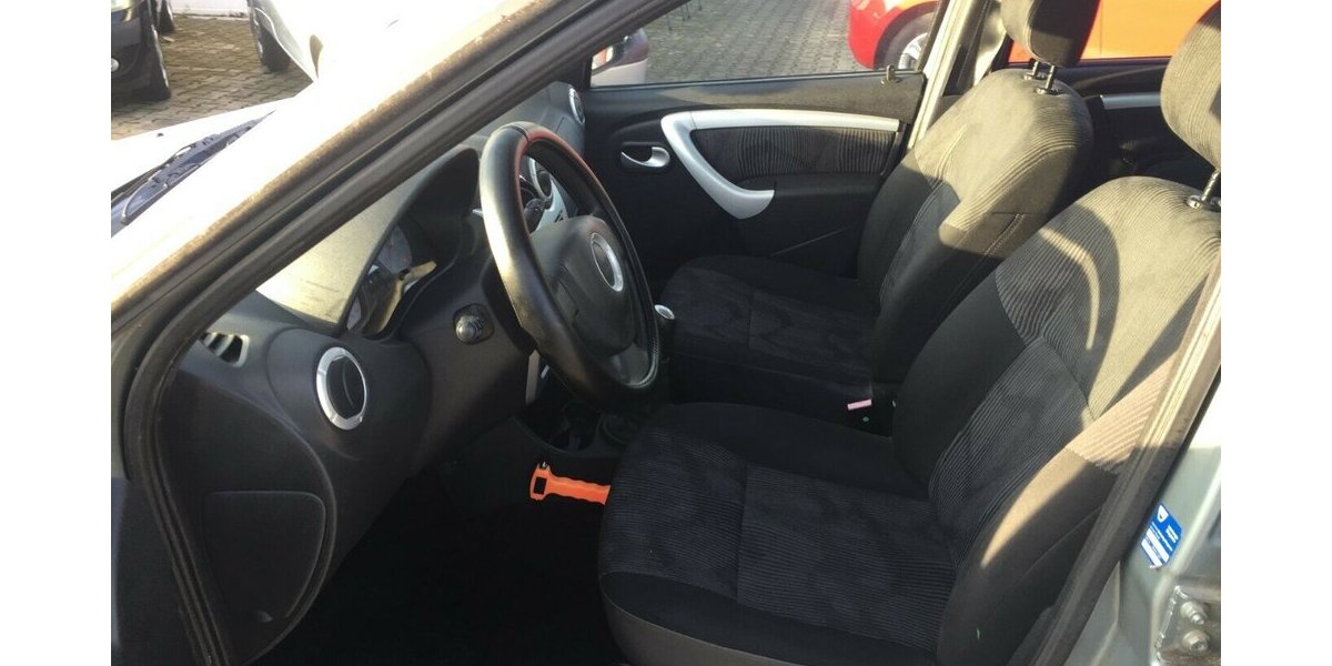 Dacia Logan MCV,Laureate 1.5 dCi,el.Fh,AHK,Tüv Neu! 174.000 km 3.999 &euro; Himmelkron 95502
