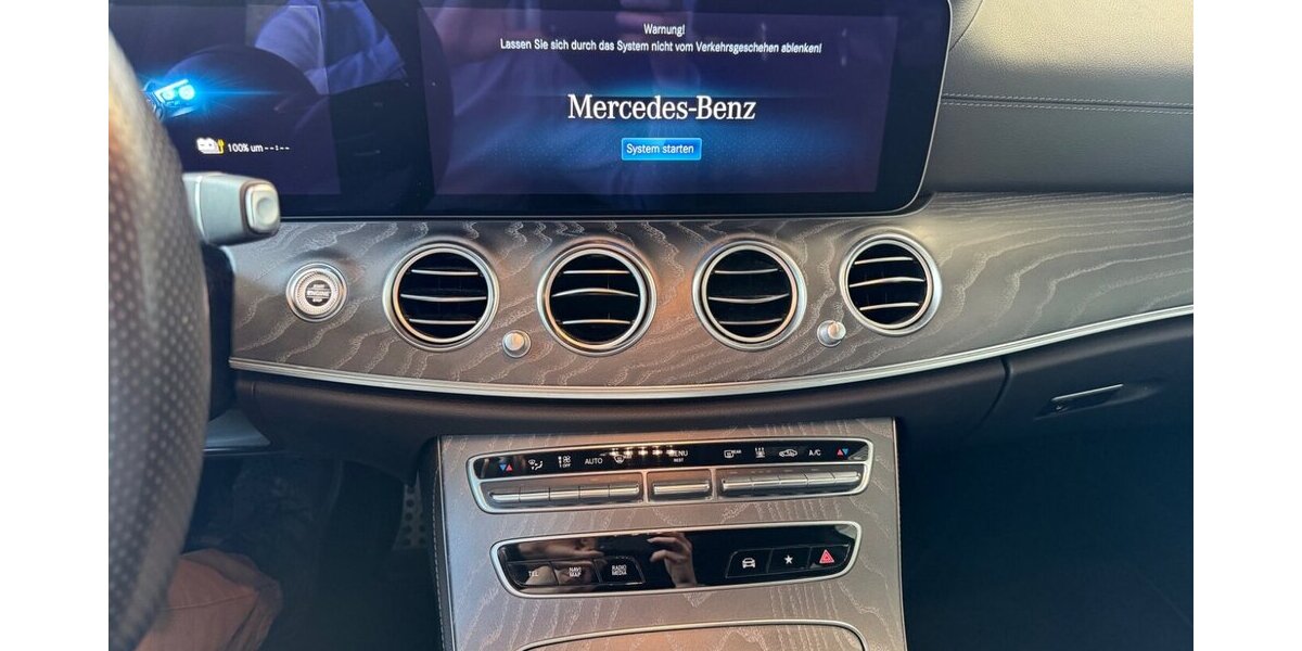 Mercedes-Benz E 300 de AMG+MBUX+NIGHT+360°+Keyless+AIRBalanc AMG 62.500 km 45.995 &euro; Westendorf 86707