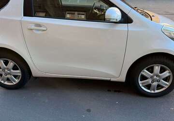 Toyota iQ 166.000 km 6.500 &euro; Berlin 13585