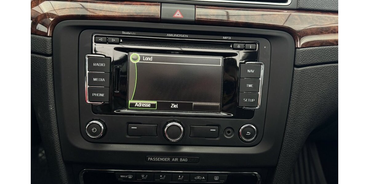 Skoda Superb Elegance elektr. Sitze & Panoramadach 104.000 km 9.999 &euro; Lich 35423
