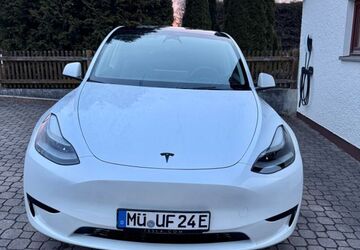 Tesla Model Y 39.826 km 35.640 &euro; Polling-Ehring 84570