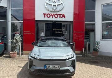 Toyota C-HR 2.480 km 49.780 &euro; Neufarn 85646