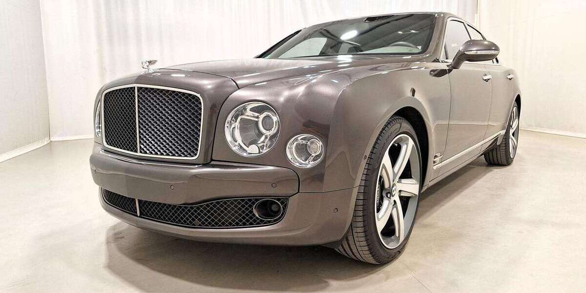 Bentley Mulsanne 86.652 km 82.999 &euro; Dresden 01157