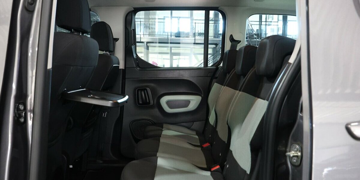 Citroen Berlingo 1.5 BLUE-HDI FEEL XL130 / 7-SITZER / 136.000 km 14.221 &euro; Hamm 59077