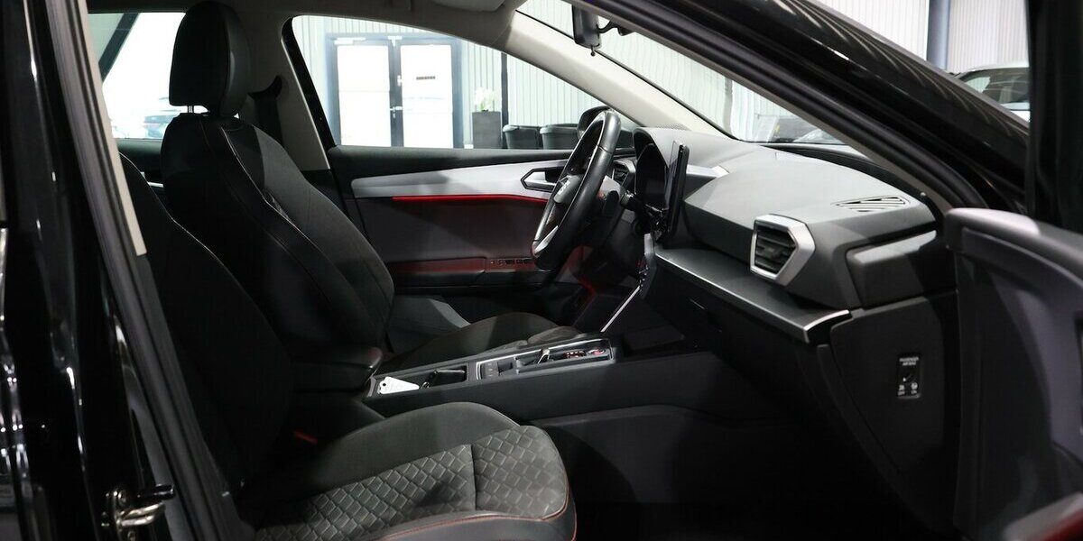 Seat Leon ST 1.4 TSI E HYBRID DSG FR-SPORT / LED, VC 65.000 km 20.777 &euro; Hamm 59077