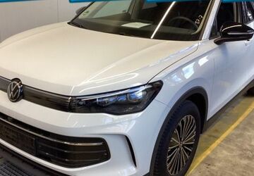 VW Tiguan 25.746 km 34.777 &euro; Hamburg 22761