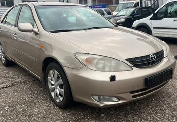 Toyota Camry 174.288 km 2.500 &euro; Hamm 59067