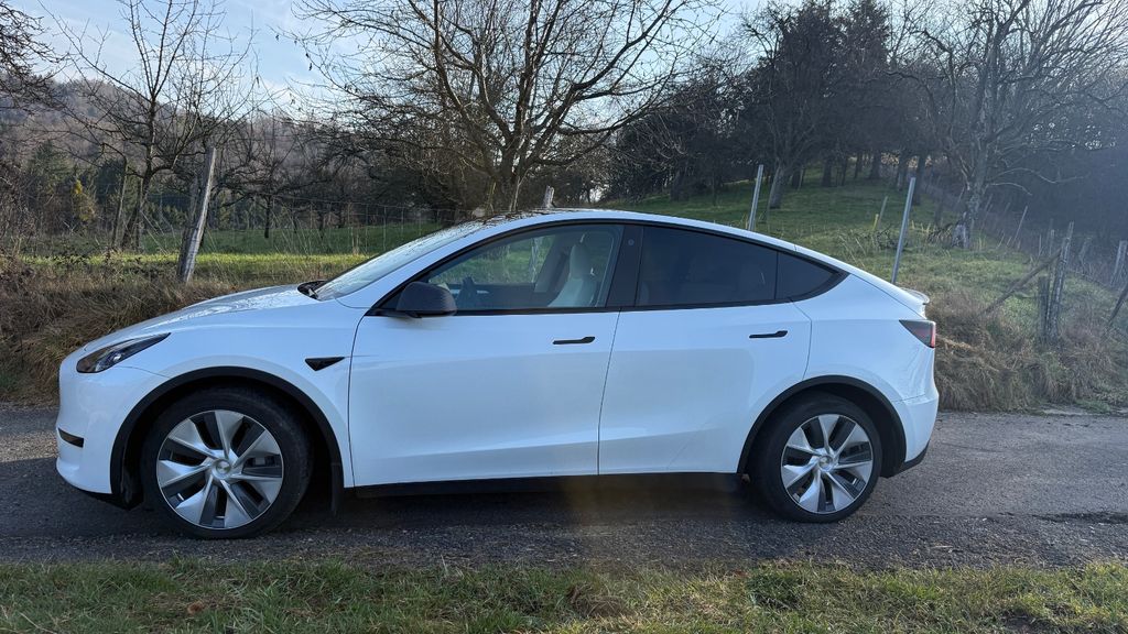 Tesla Model Y 32.000 km 33.700 &euro; Oberstenfeld - Prevorst 71720