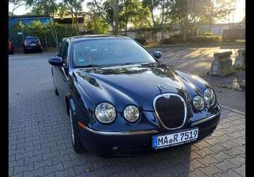 Jaguar S-Type 114.000 km 9.450 &euro; Mannheim 68159