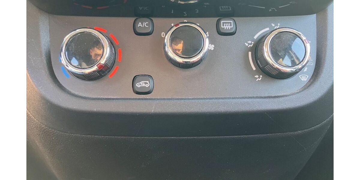 Dacia Spring 13.789 km 13.497 &euro; Suhl 98528