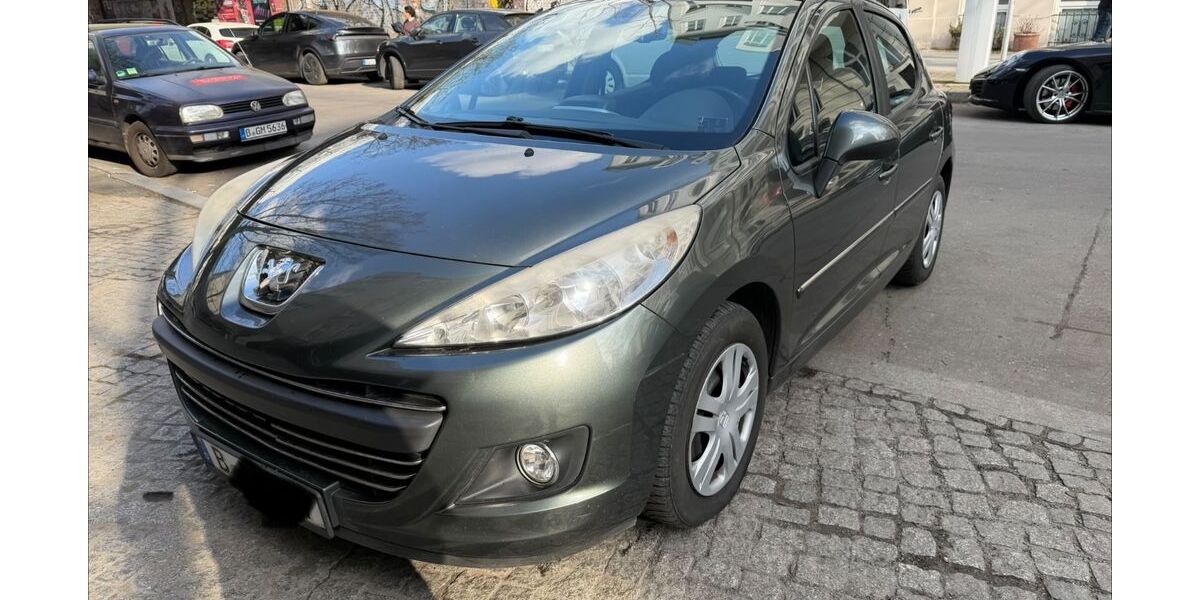 Peugeot 207 112.000 km 5.000 &euro; Berlin 10625