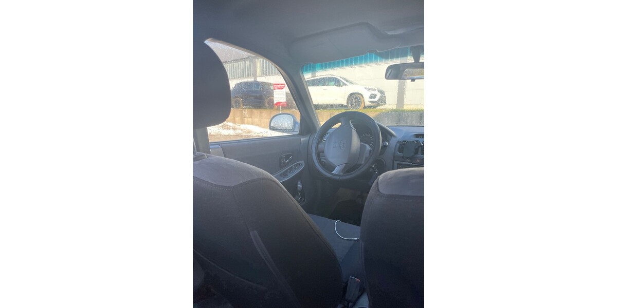 Hyundai Accent 110.000 km 1.100 &euro; Marktredwitz 95615