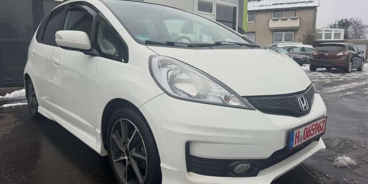 Honda Jazz 183.000 km 6.900 &euro; Garbsen 30827