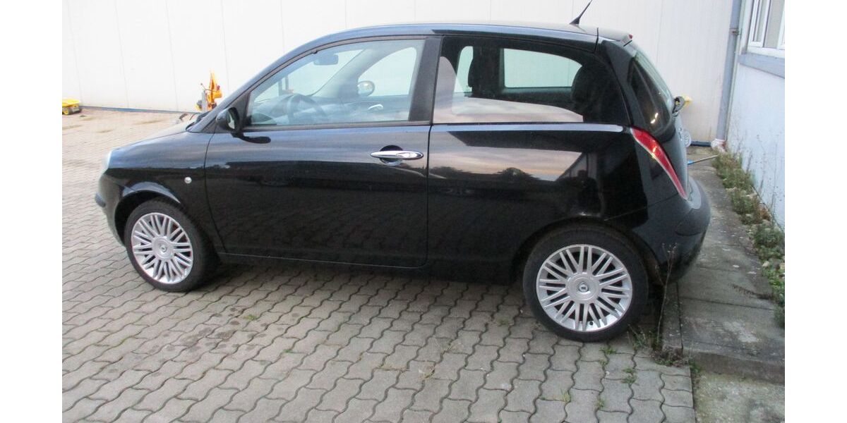 Lancia Ypsilon 179.998 km 1.245 &euro; Ahlen 59227