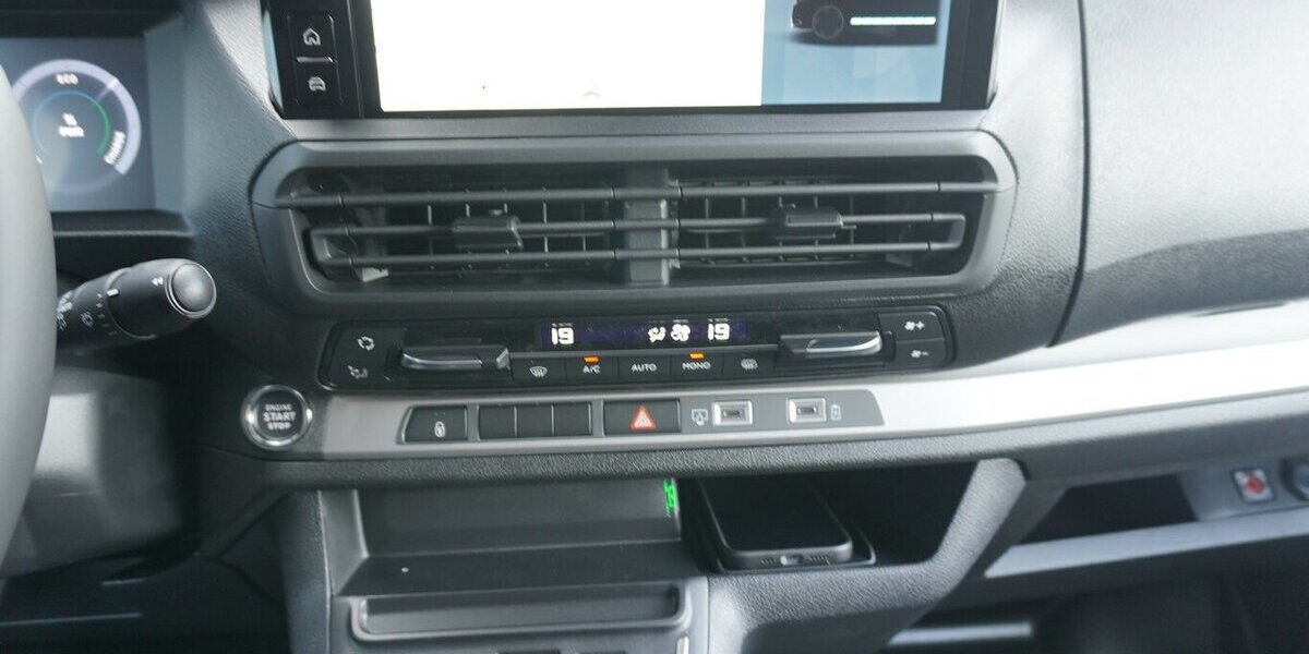 Fiat E-Scudo Multicab L3 75 kW/h / 5-Sitzer 8.712 km 39.972 &euro; Münchenbernsdorf 07589