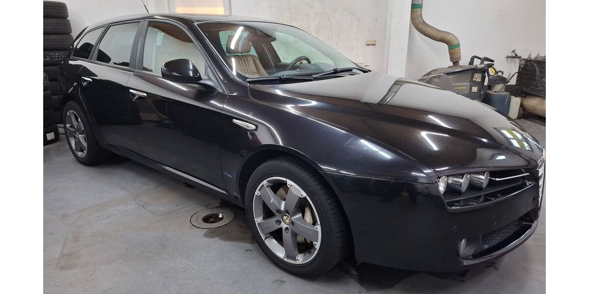 Alfa Romeo Andere 221.677 km 2.990 &euro; Cottbus 03042