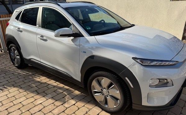 Hyundai KONA Elektro 48.000 km 22.999 &euro; Köln 50931