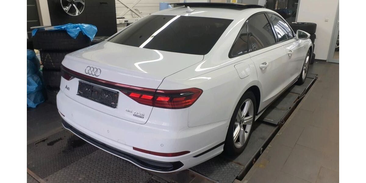 Audi A8 54.934 km 59.500 &euro; Burghaun 36151