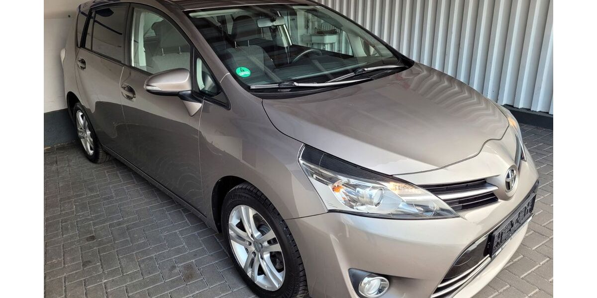 Toyota Verso 295.356 km 6.900 &euro; Berlin 12277