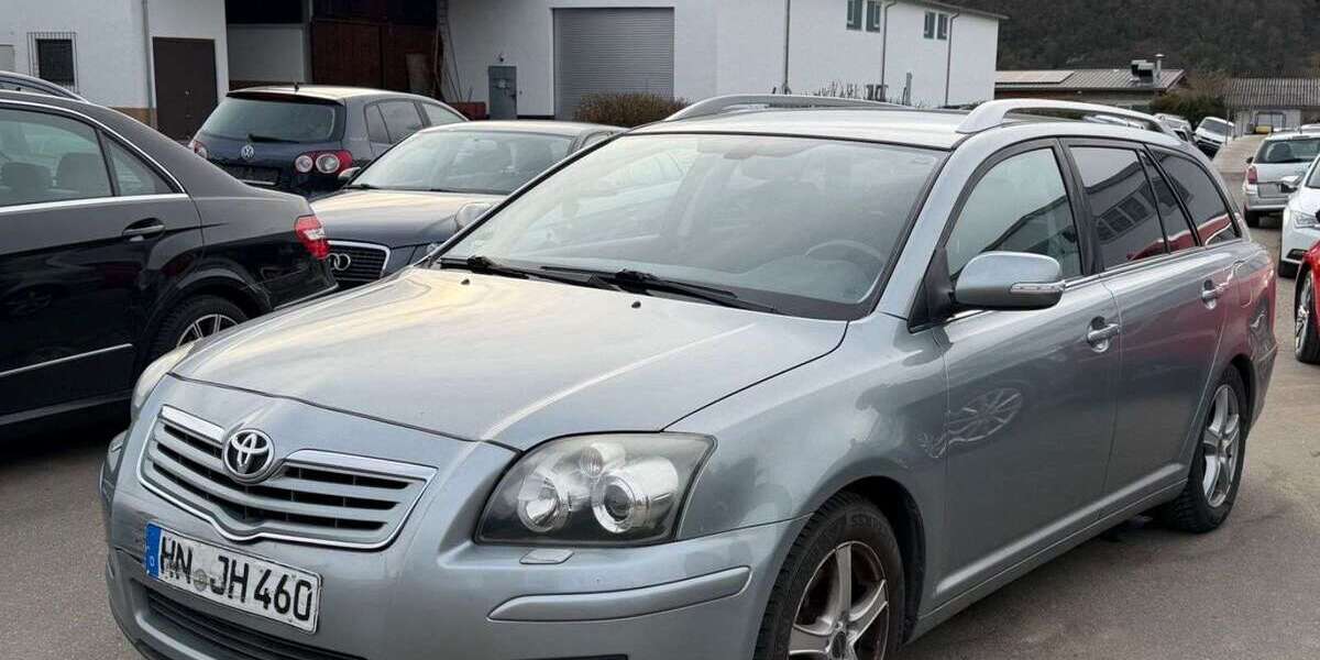Toyota Avensis 220.000 km 2.499 &euro; Gundelsheim 74831