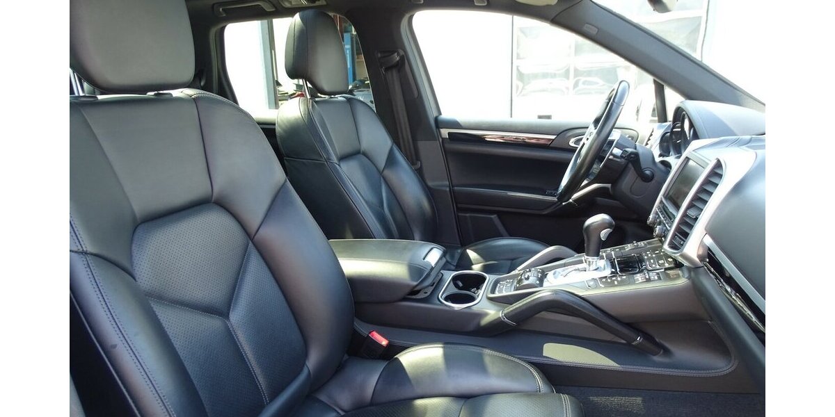 Porsche Cayenne S 4,2l Diesel Pano, Navi, 21 Zoll, Standhe 229.443 km 23.490 &euro; Rodgau 63110