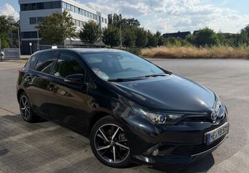 Toyota Auris 128.000 km 12.900 &euro; Monheim 40789