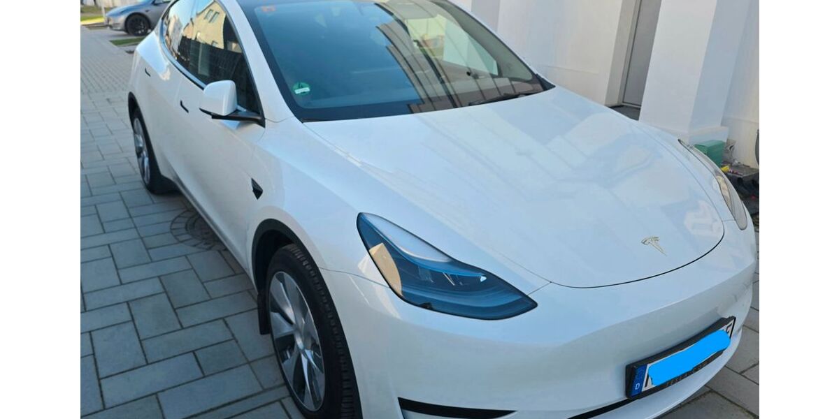 Tesla Model Y 36.666 km 29.990 &euro; Duisburg 47259