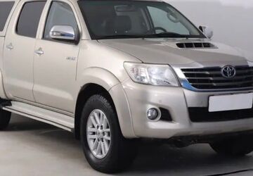 Toyota Hilux 216.000 km 15.999 &euro; Berlin 10623