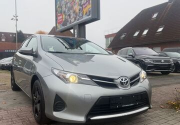 Toyota Auris 73.775 km 8.790 &euro; Stade 21680