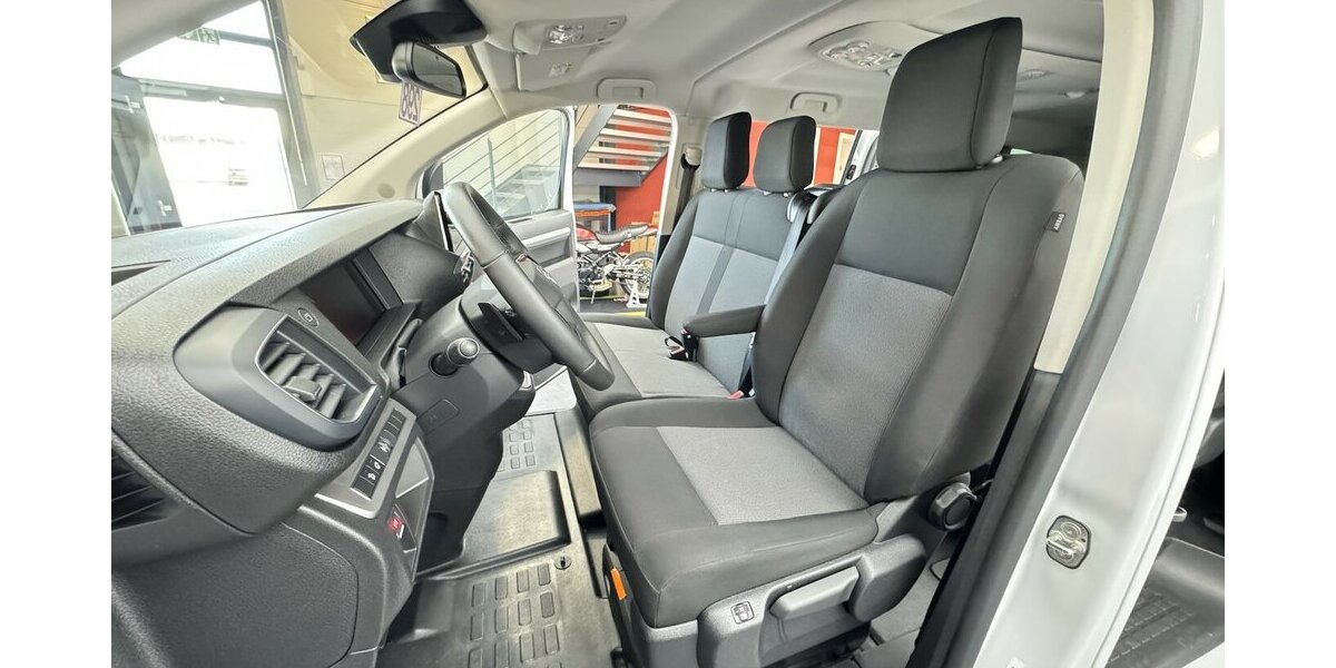 Opel Zafira Life Edition XL 2.0D 180 PS 9 Sitze LED 41.800 km 32.690 &euro; Lich 35423