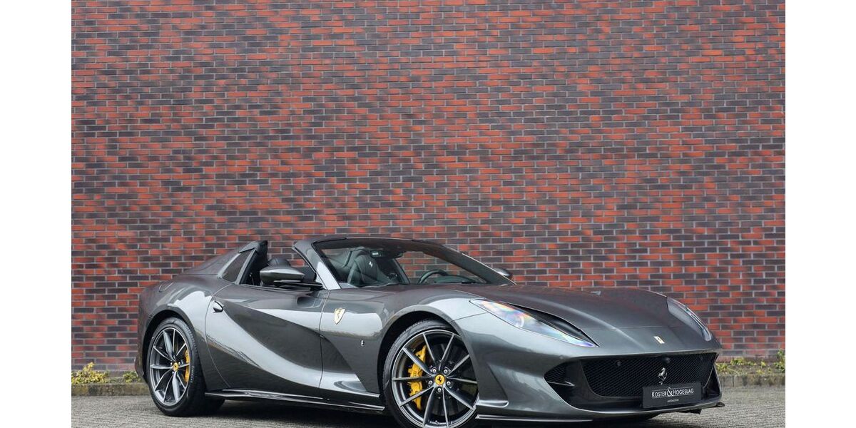 Ferrari 812 26.098 km 419.950 &euro; GENEMUIDEN 