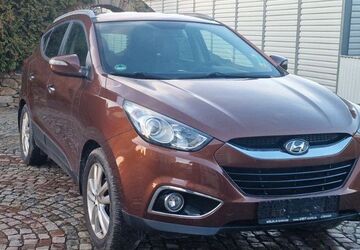 Hyundai ix35 110.000 km 9.999 &euro; Siebenlehn Großschirma 09603
