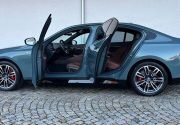 BMW i5 5.182 km 59.490 &euro; München 81245