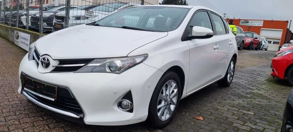Toyota Auris 135.000 km 7.990 &euro; Saarlouis 66740