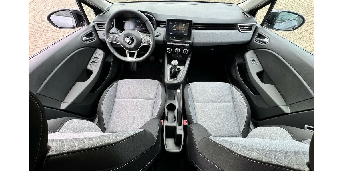 Mitsubishi Colt PLUS 1.0 T.B.KlimaA/Led/CarPlay/SitzH. 1.900 km 18.990 &euro; Donauwörth 86609