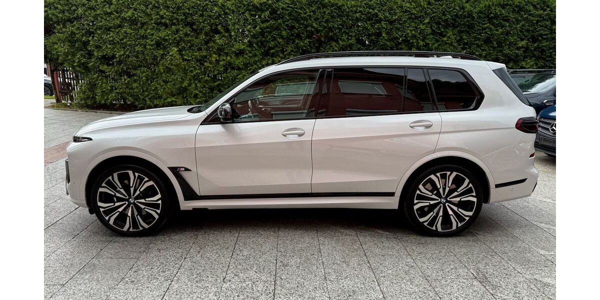 BMW X7 M60 30.000 km 89.980 &euro; München 81827