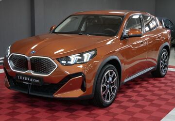 BMW iX2 7.181 km 46.990 &euro; Großmehring 85098