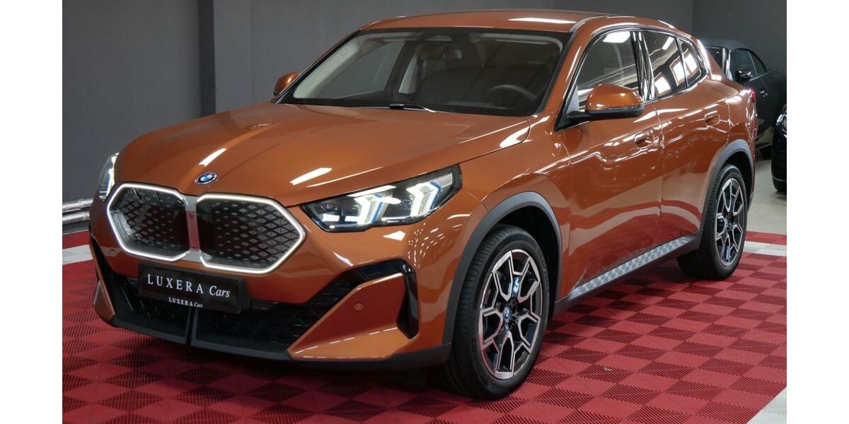 BMW iX2 7.181 km 46.990 &euro; Großmehring 85098