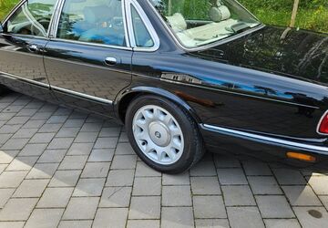 Jaguar Daimler 202.000 km 22.750 &euro; Hamburg 22587