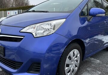 Toyota Verso-S 100.000 km 5.500 &euro; Dresden 01259