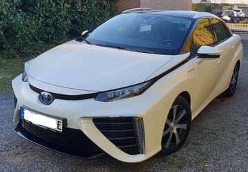 Toyota Mirai 60.500 km 14.999 &euro; Vettweiß 52391