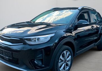 Kia Stonic 2.400 km 21.480 &euro; München 81825