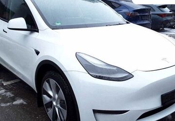 Tesla Model Y 121.244 km 28.350 &euro; Steinbach-Hallenberg OT Herges-Hallenberg 98587
