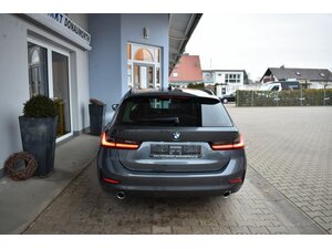 BMW 320d Touring Aut. Advantage Keyless PanoDach 29.807 km 32.995 &euro; Donauwörth 86609