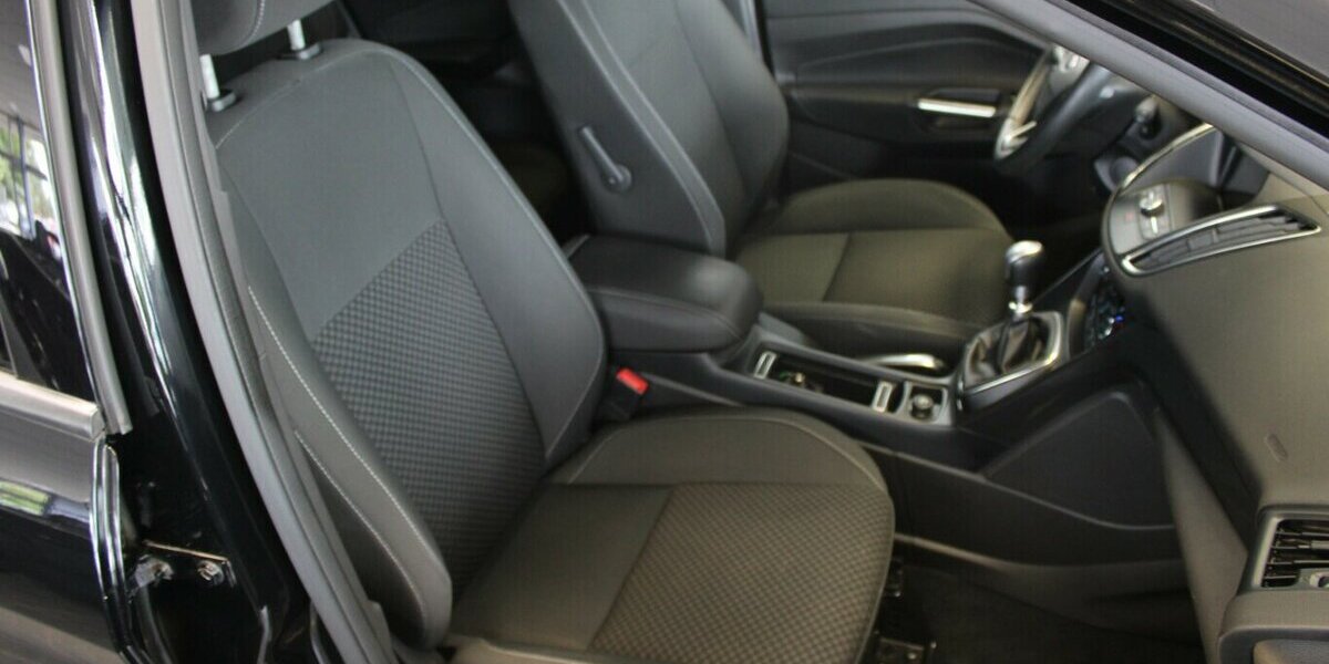 Ford C-Max 1.0 EcoBoost Sport 53.054 km 12.980 &euro; Euskirchen 53881
