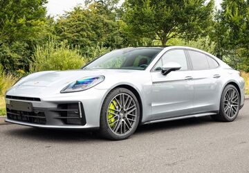Porsche Panamera 19.990 km 122.860 &euro; Recklinghausen 45665