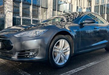 Tesla Model S 201.000 km 21.499 &euro; München 81677