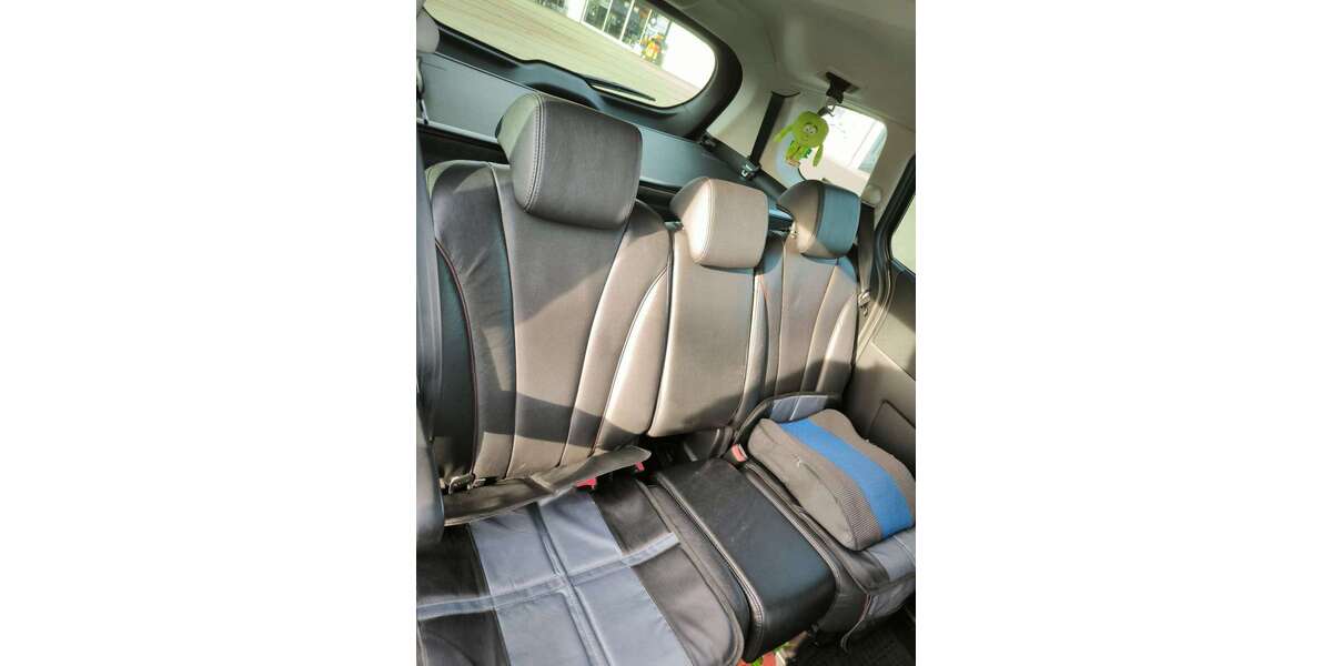 Mazda 5 92.150 km 12.500 &euro; Rielasingen 78239