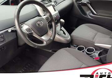 Toyota Verso 99.450 km 13.980 &euro; Leonberg 71229